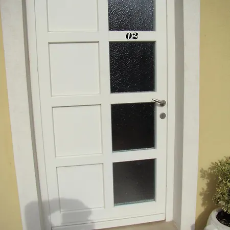 Daire Nec *
